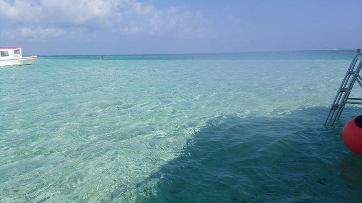 石垣島・幻の島船上より小.jpg